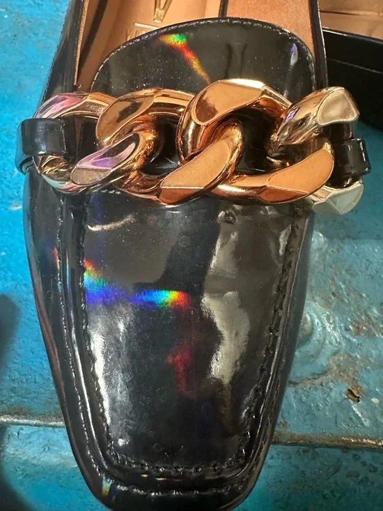 Vizzano Black Patent Loafers with Gold Chain Accent - Picture 3 of 6